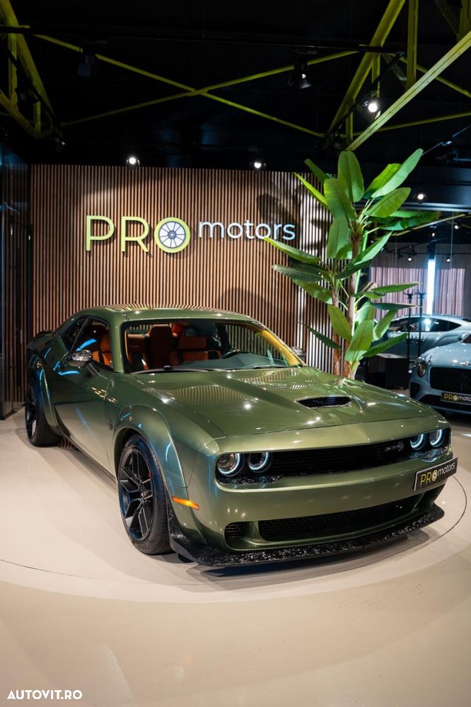 Dodge Challenger - 14