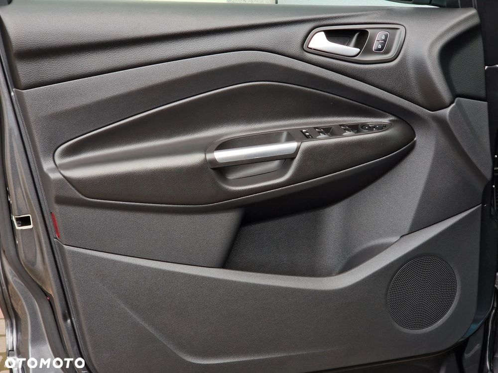 Ford Kuga 2.0 TDCi 4x4 Titanium - 22