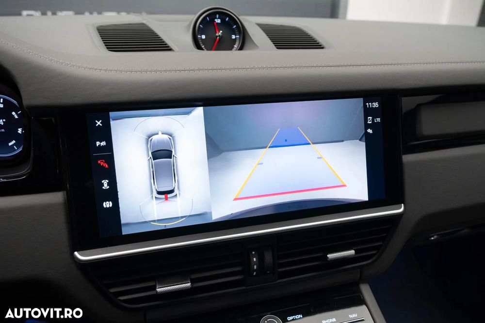 Porsche Cayenne - 21