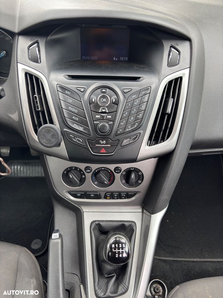 Ford Focus 1.6 TDCi DPF Start-Stopp-System SYNC Edition - 9