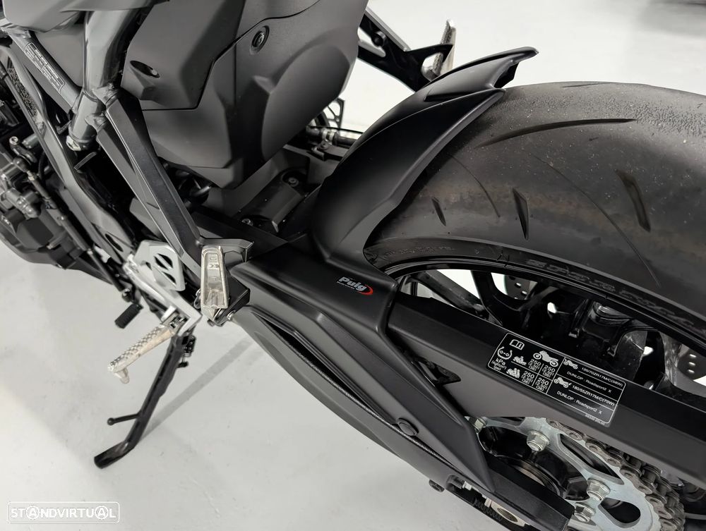 Suzuki GSX GSX-8S - 21