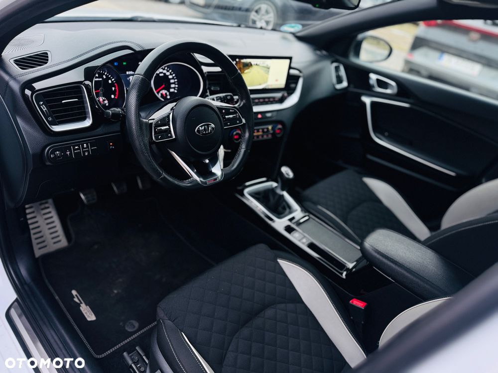 Kia ProCeed 1.5 T-GDI GT Line - 11