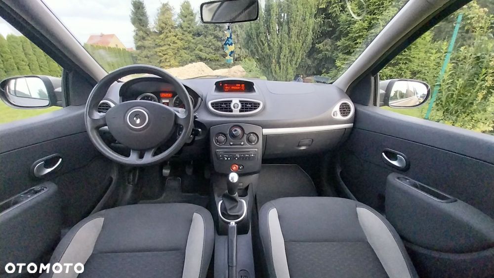 Renault Clio - 16