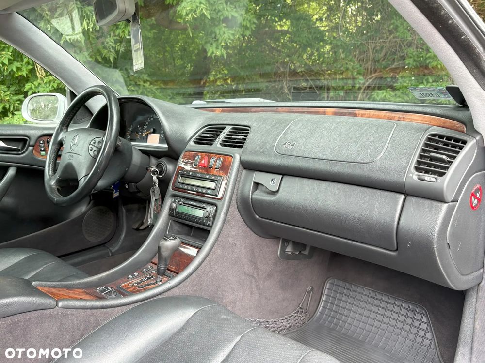 Mercedes-Benz CLK - 19