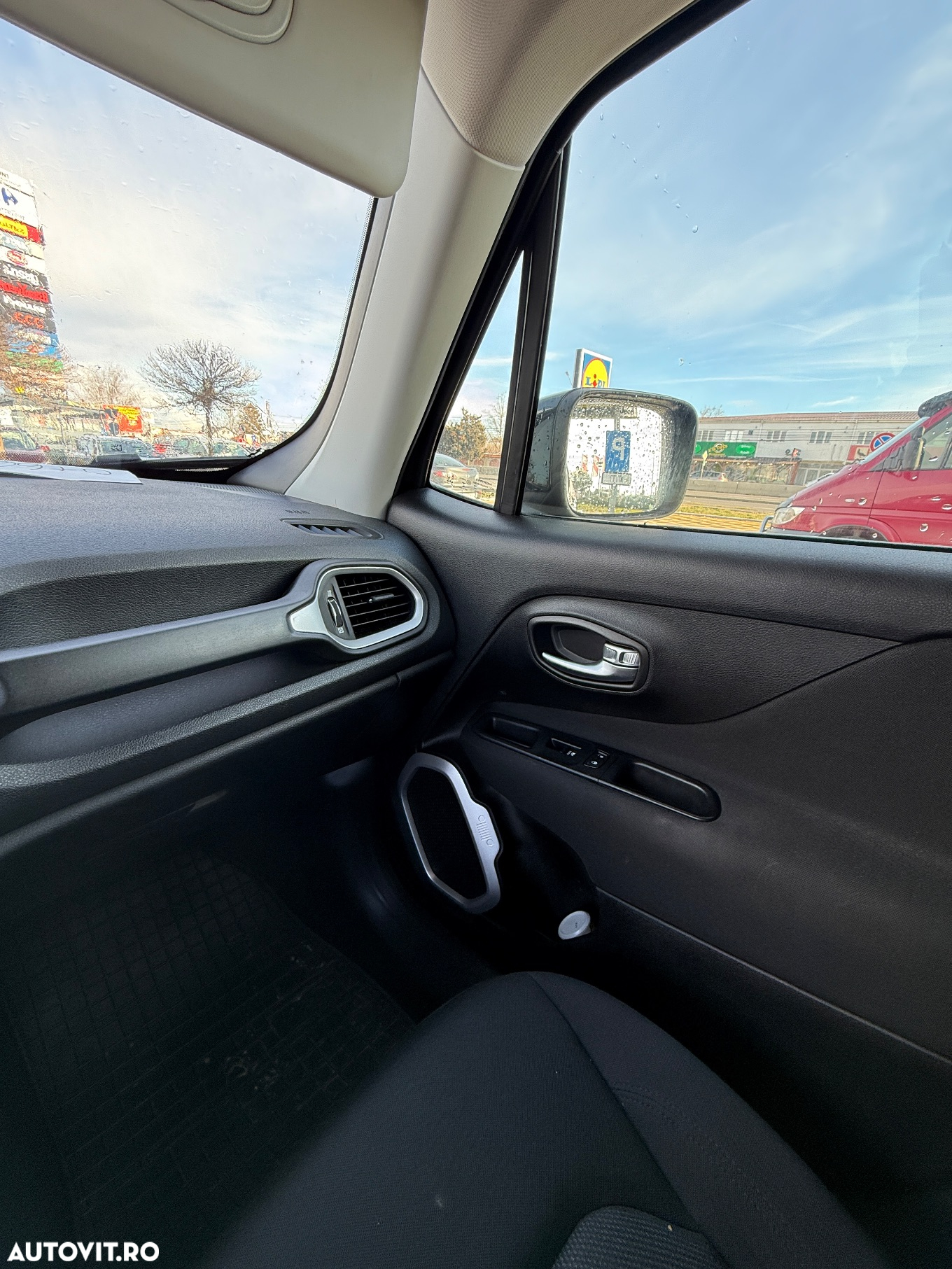 Jeep Renegade 1.6 E-TorQ 4x2 Sport - 8
