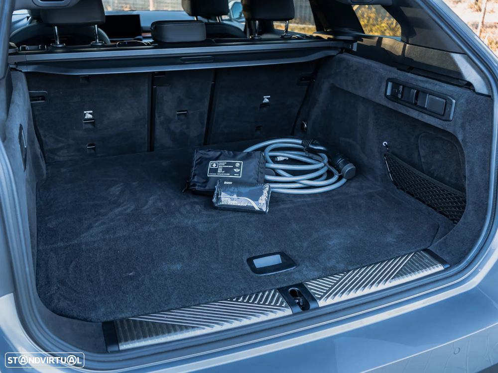 BMW i5 Touring eDrive40 - 36
