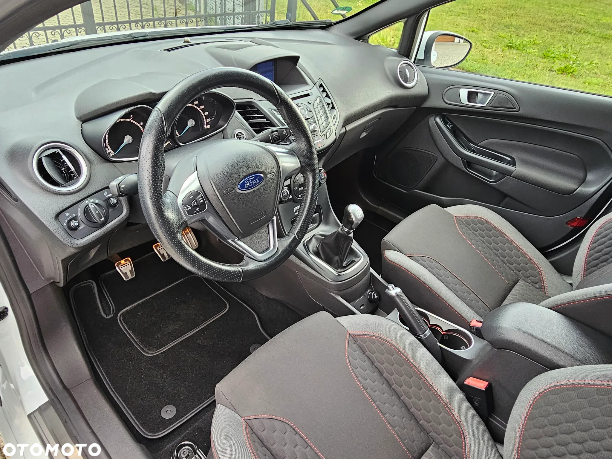 Ford Fiesta 1.0 EcoBoost S&S ST-LINE X - 4