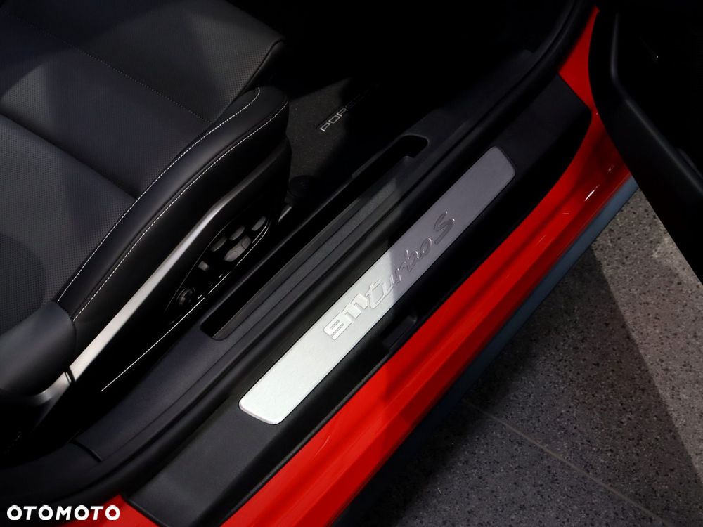 Porsche 911 Carrera Turbo S - 29