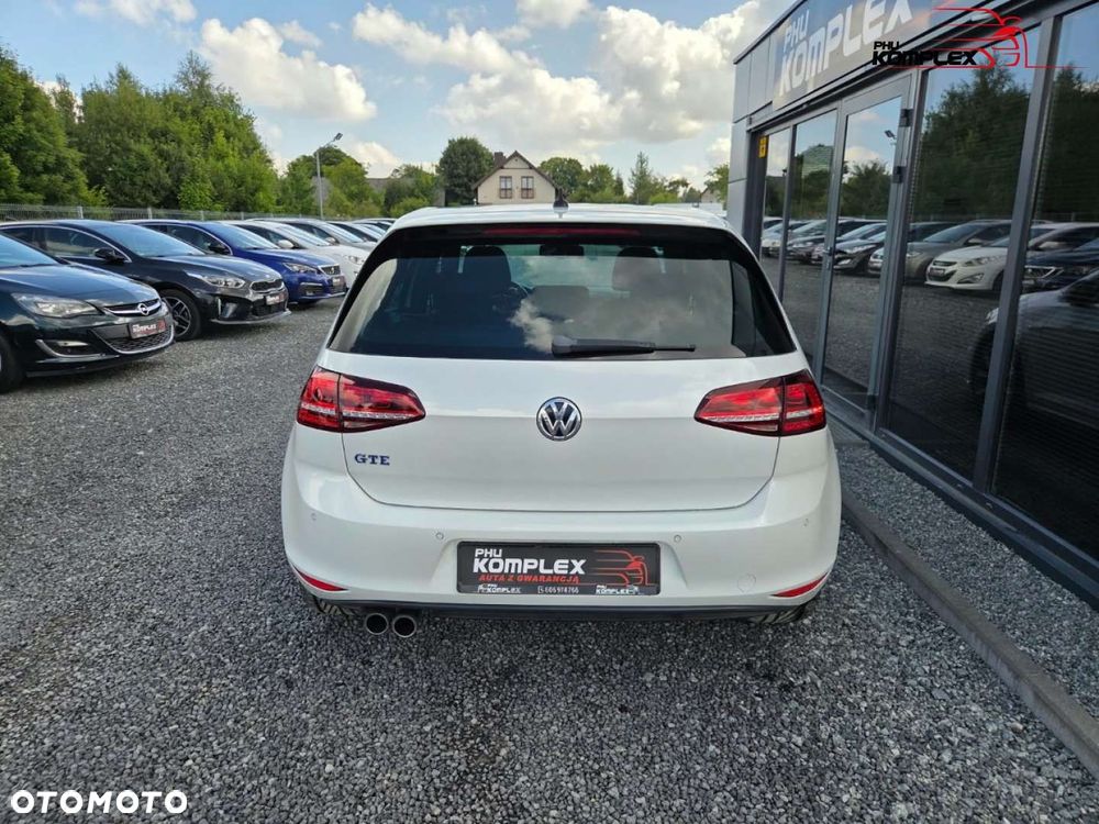 Volkswagen Golf - 6