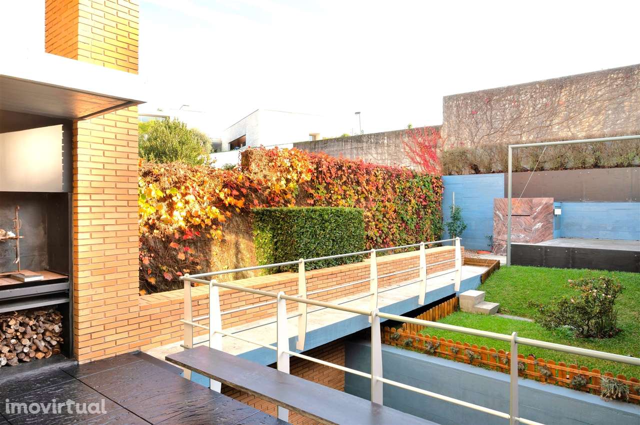 Moradia V4 com jardim e terraços - Grande imagem: 3/60