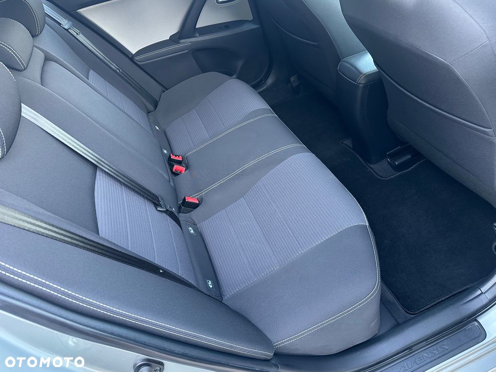 Toyota Avensis Touring Sports 1.8 Comfort - 38