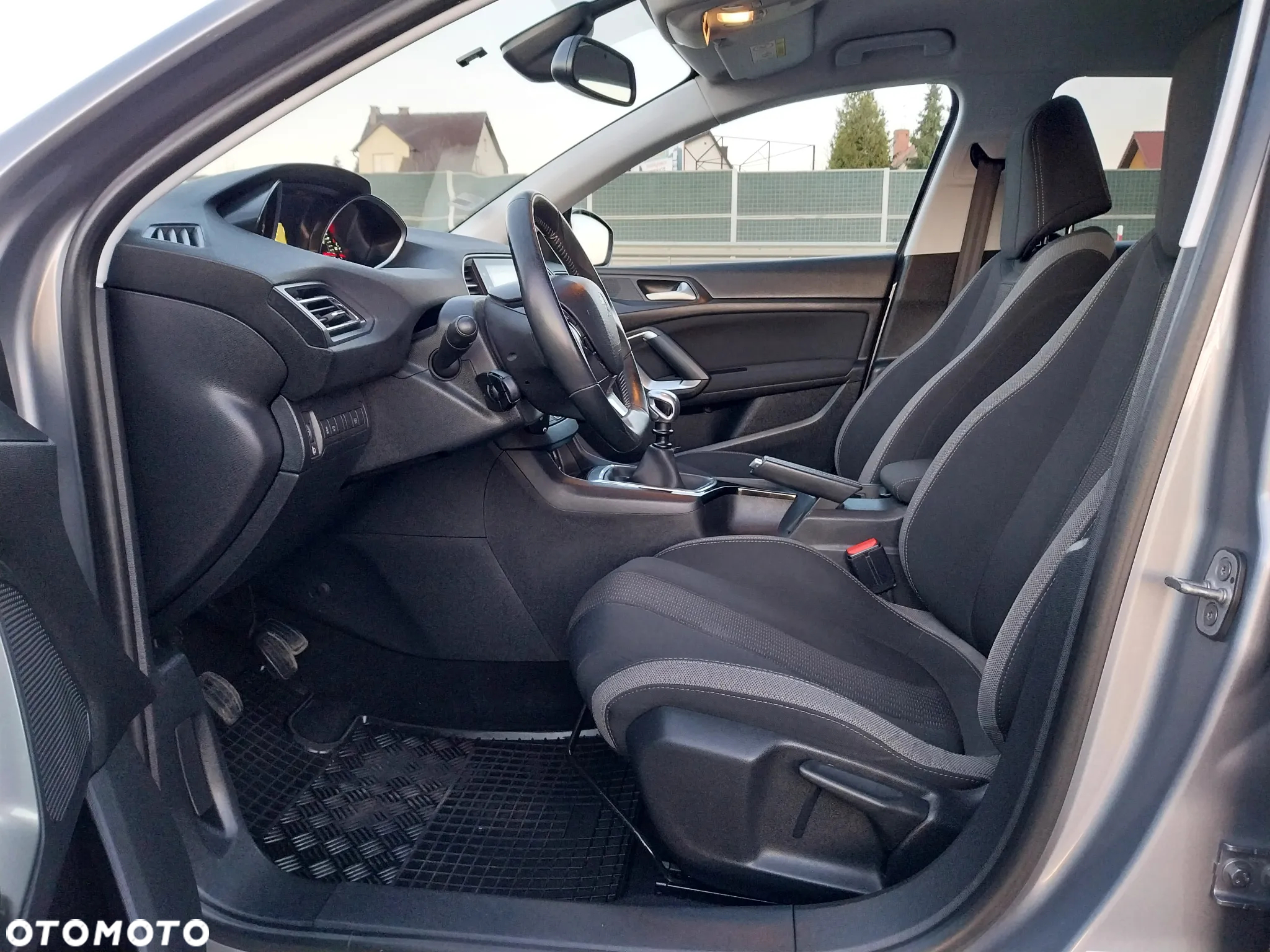 Peugeot 308 1.2 PureTech Style S&S - 19