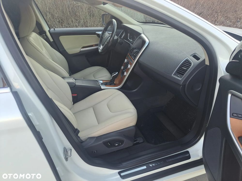 Volvo XC 60 T6 AWD Geartronic Summum - 14