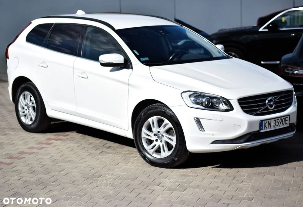 Volvo XC 60 D4 AWD Momentum - 4