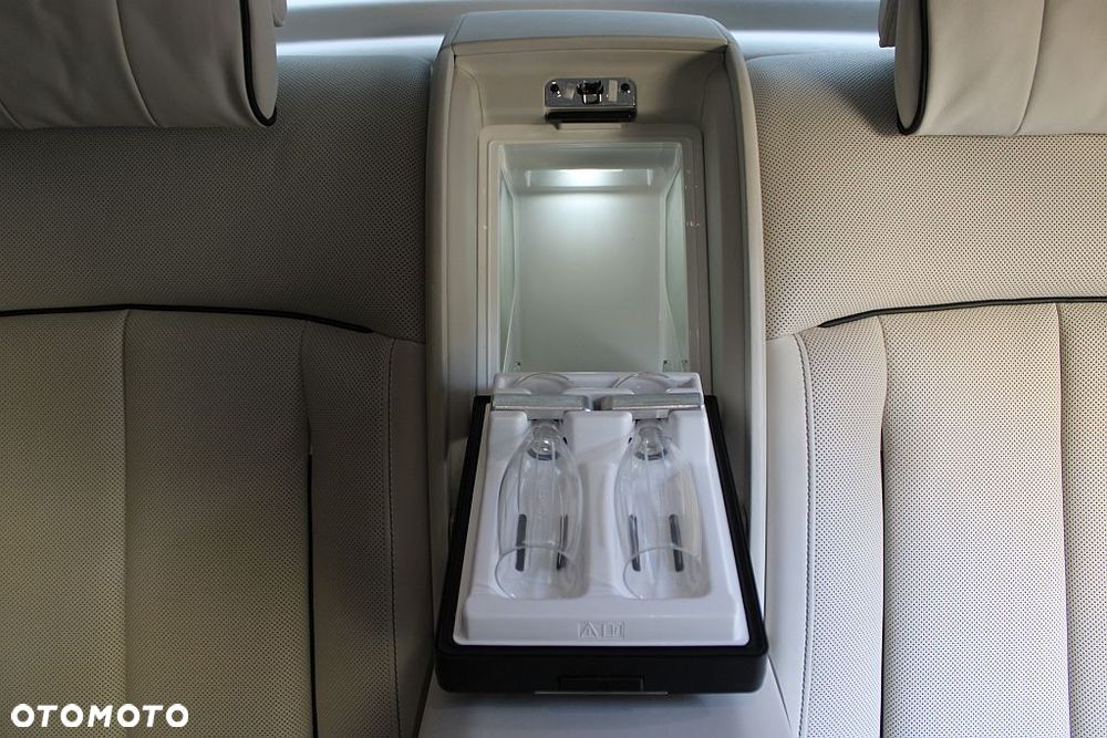 Rolls-Royce Phantom Standard - 36
