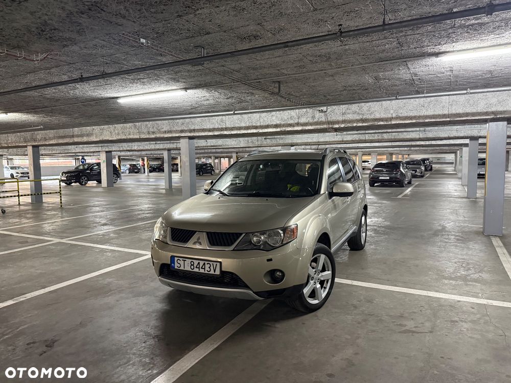 Mitsubishi Outlander 2008 photo 2