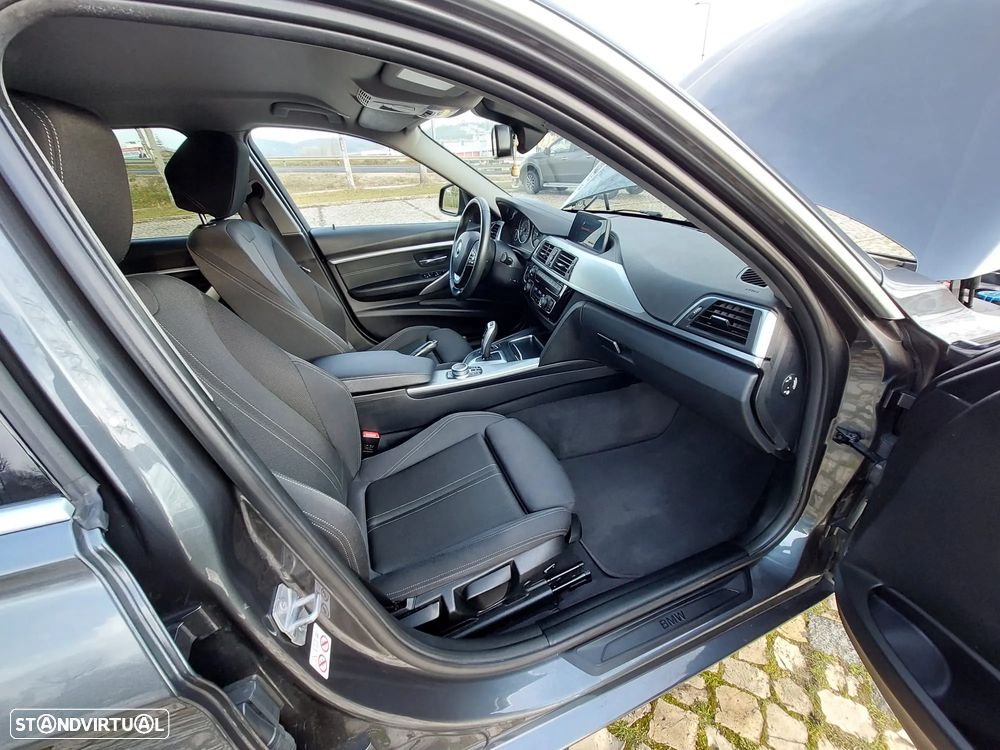 BMW 318 d Ultimate Auto - 2