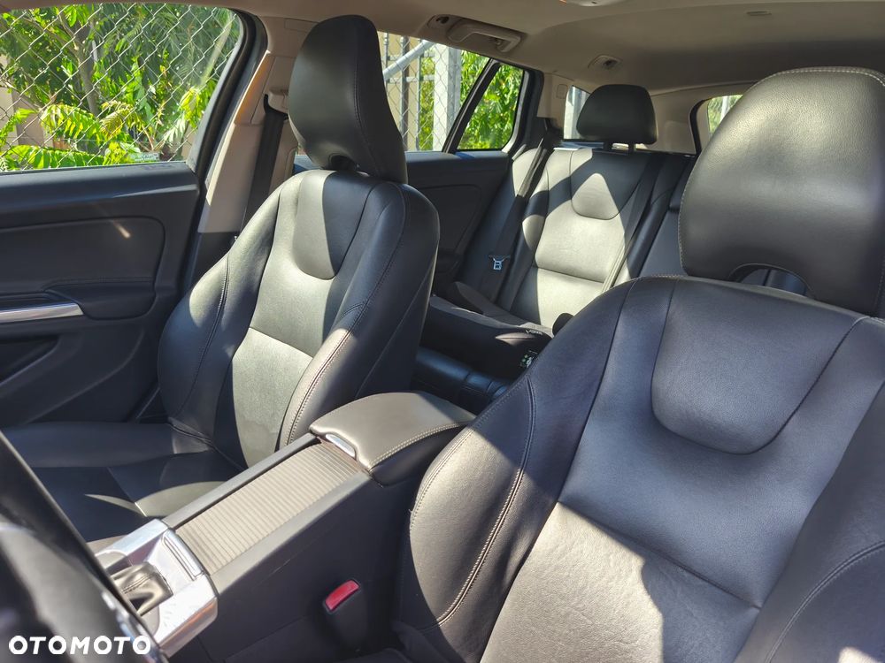 Volvo V60 T5 Drive-E Kinetic - 13