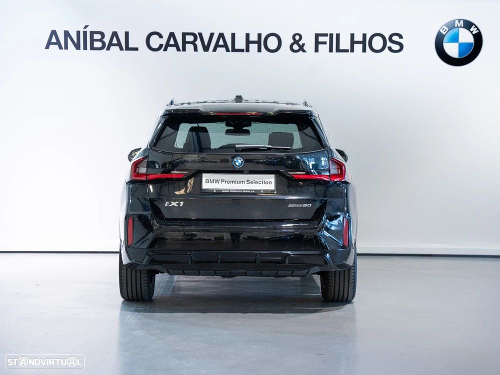 BMW iX1 eDrive20 Pack Desportivo M - 6