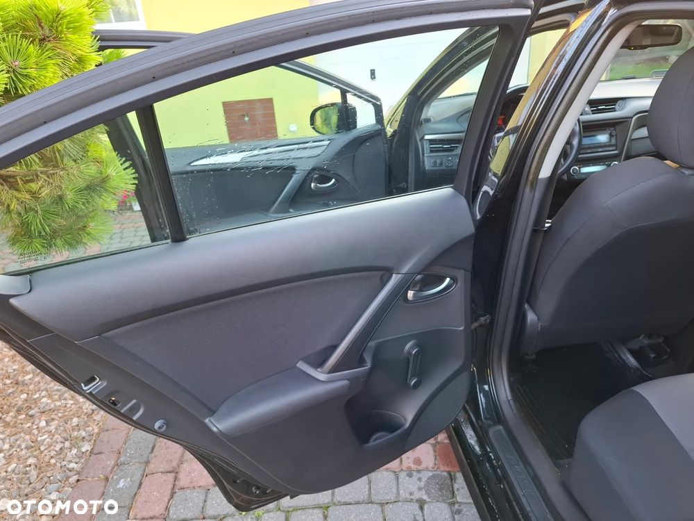 Toyota Avensis 1.6 Active - 6