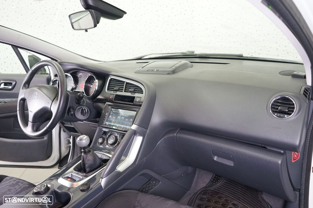 Peugeot 3008 1.6 HDi Allure - 17