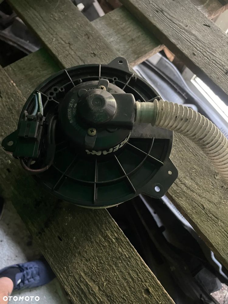 MAZDA PREMACY 1 LIFT  WENTYLATOR NAWIEWU - 1