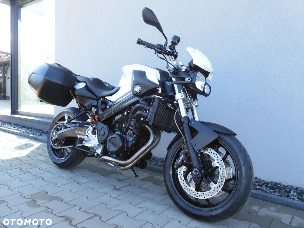 BMW F - 17