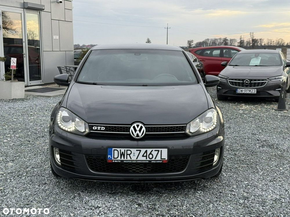 Volkswagen Golf - 2