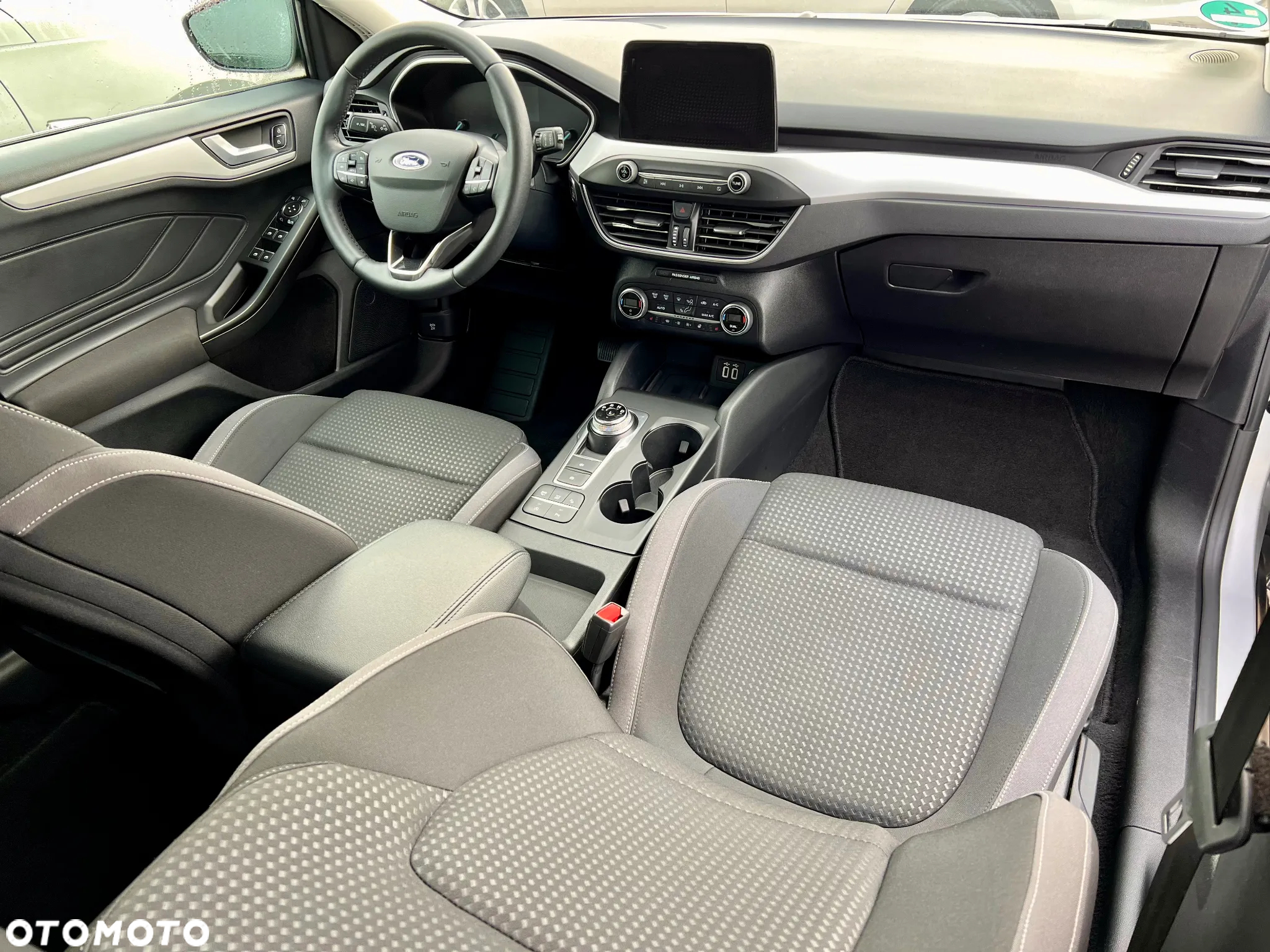 Ford Focus Turnier 1.5 EcoBlue Start-Stopp-System TITANIUM DESIGN - 28