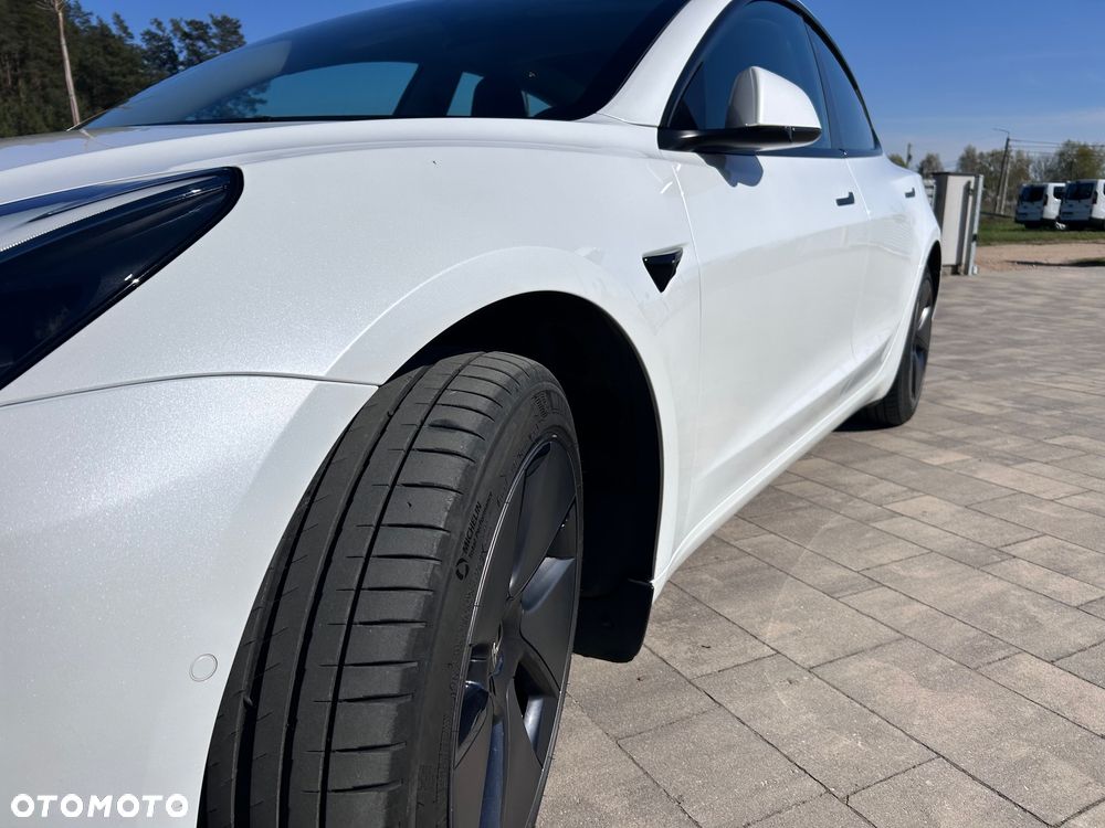 Tesla Model 3 - 11