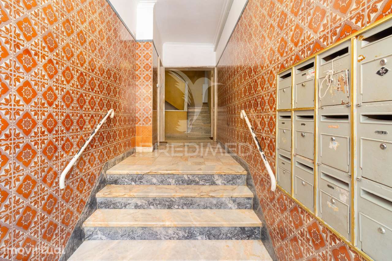 Luminoso T2 com Duas Varandas no Seixal – Excelente Oportunidade de... - Grande imagem: 4/31