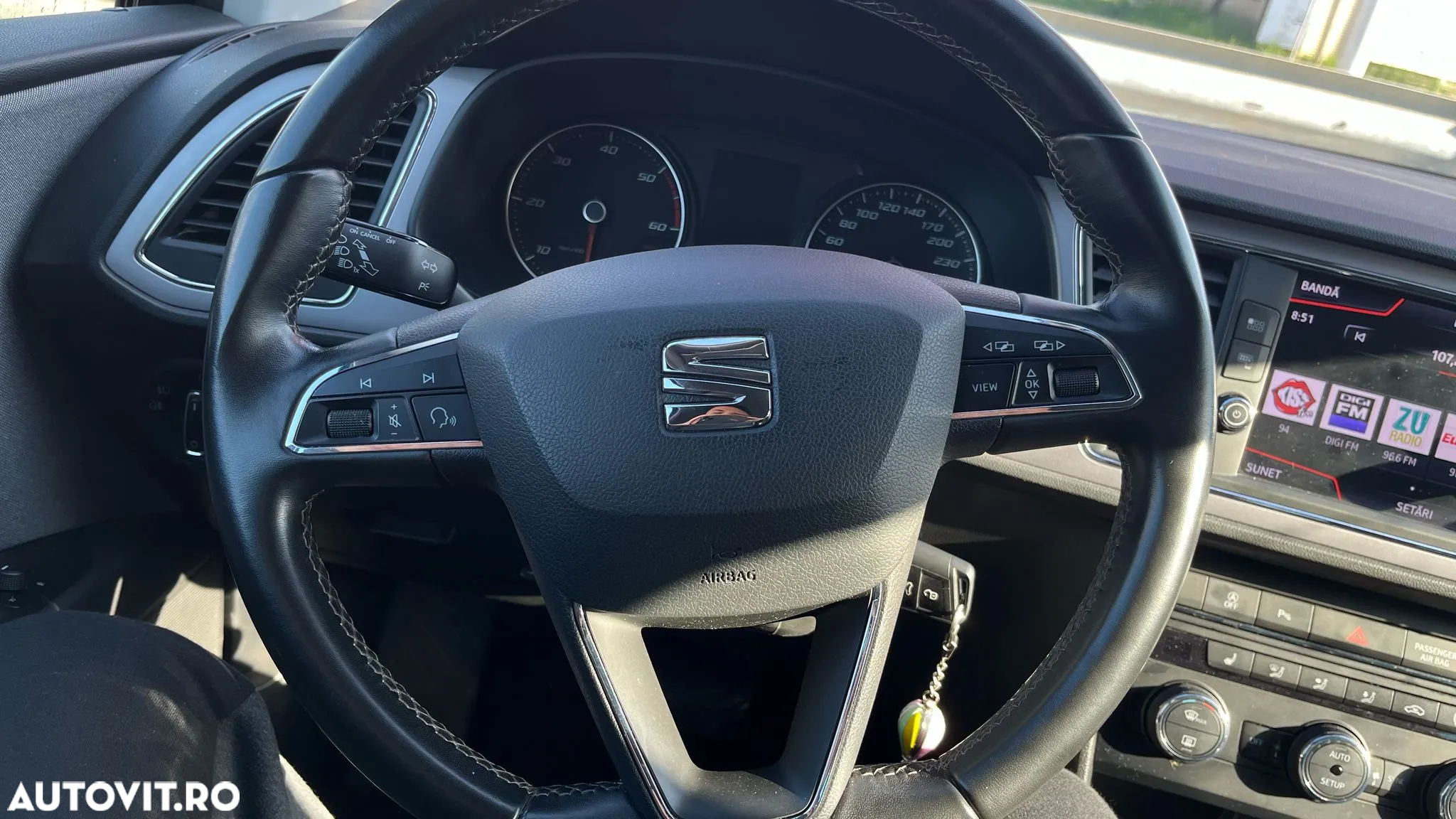 Seat Leon Sportstourer 2.0 TDI DSG Style - 8