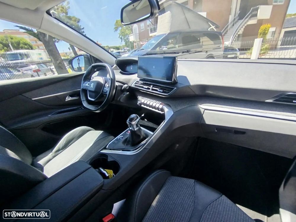 Peugeot 5008 1.2 PureTech Allure Pack - 33