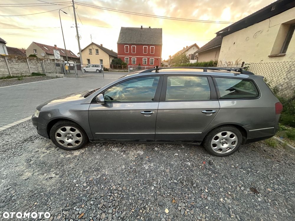 Volkswagen Passat 2.0 TDI Comfortline - 12