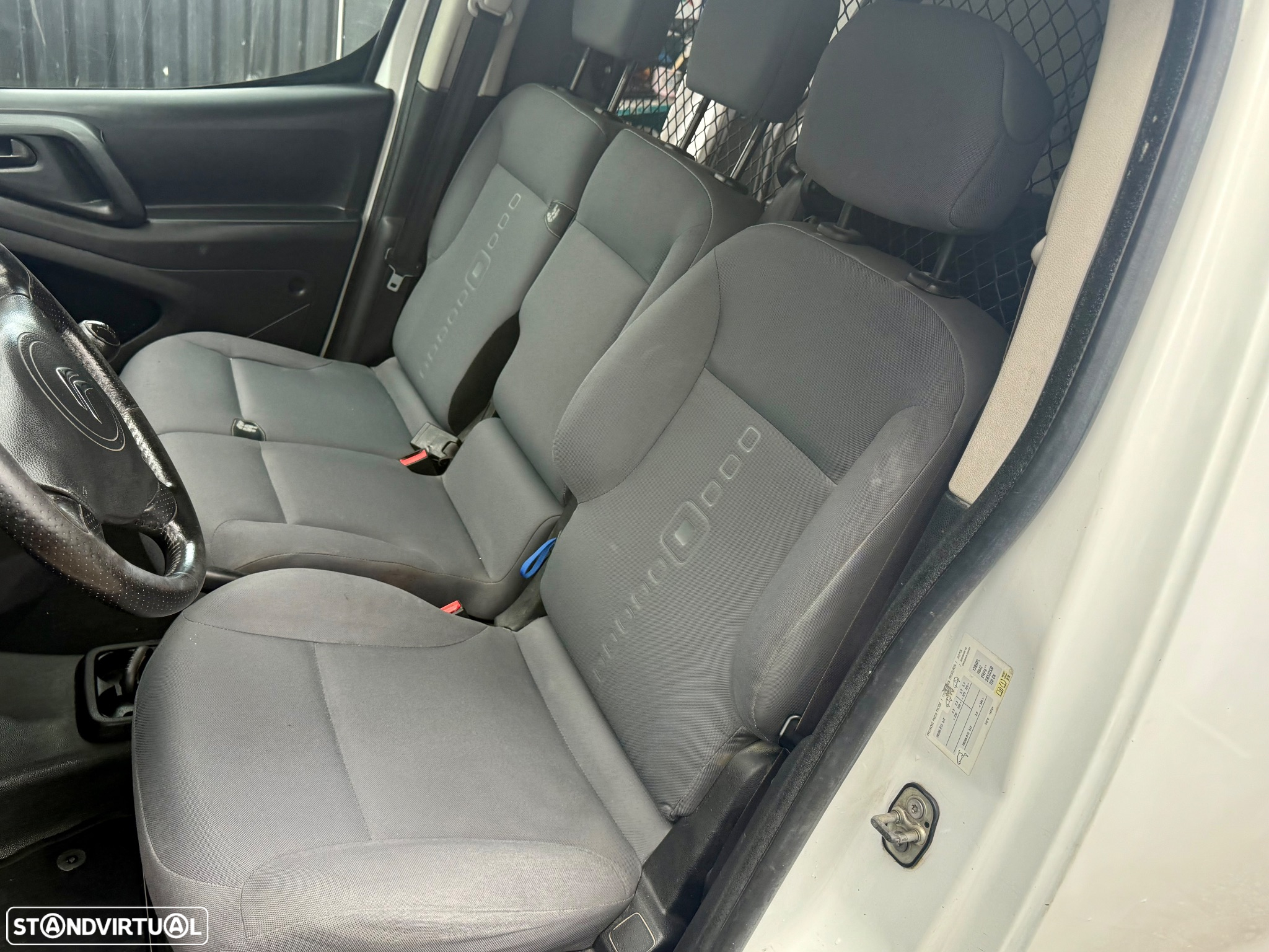 Citroën Berlingo 1.6 HDI 100 CV 3 LUGARES - 10