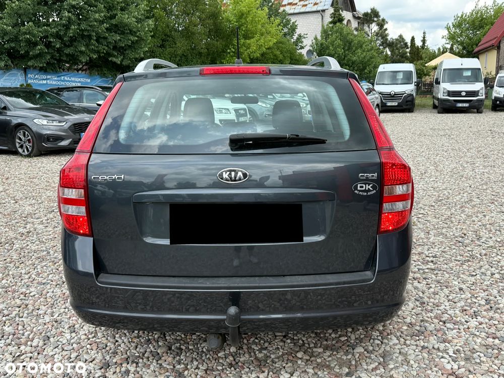 Kia Ceed Cee'd 1.6 Crdi Comfort + - 7