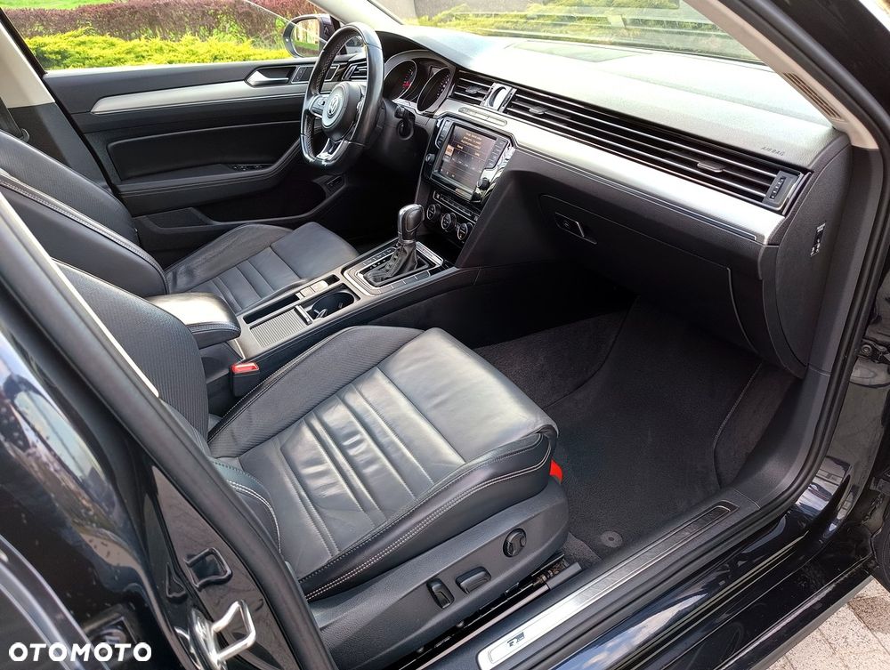 Volkswagen Passat Variant 2.0 TDI SCR DSG 4Motion Business - 7