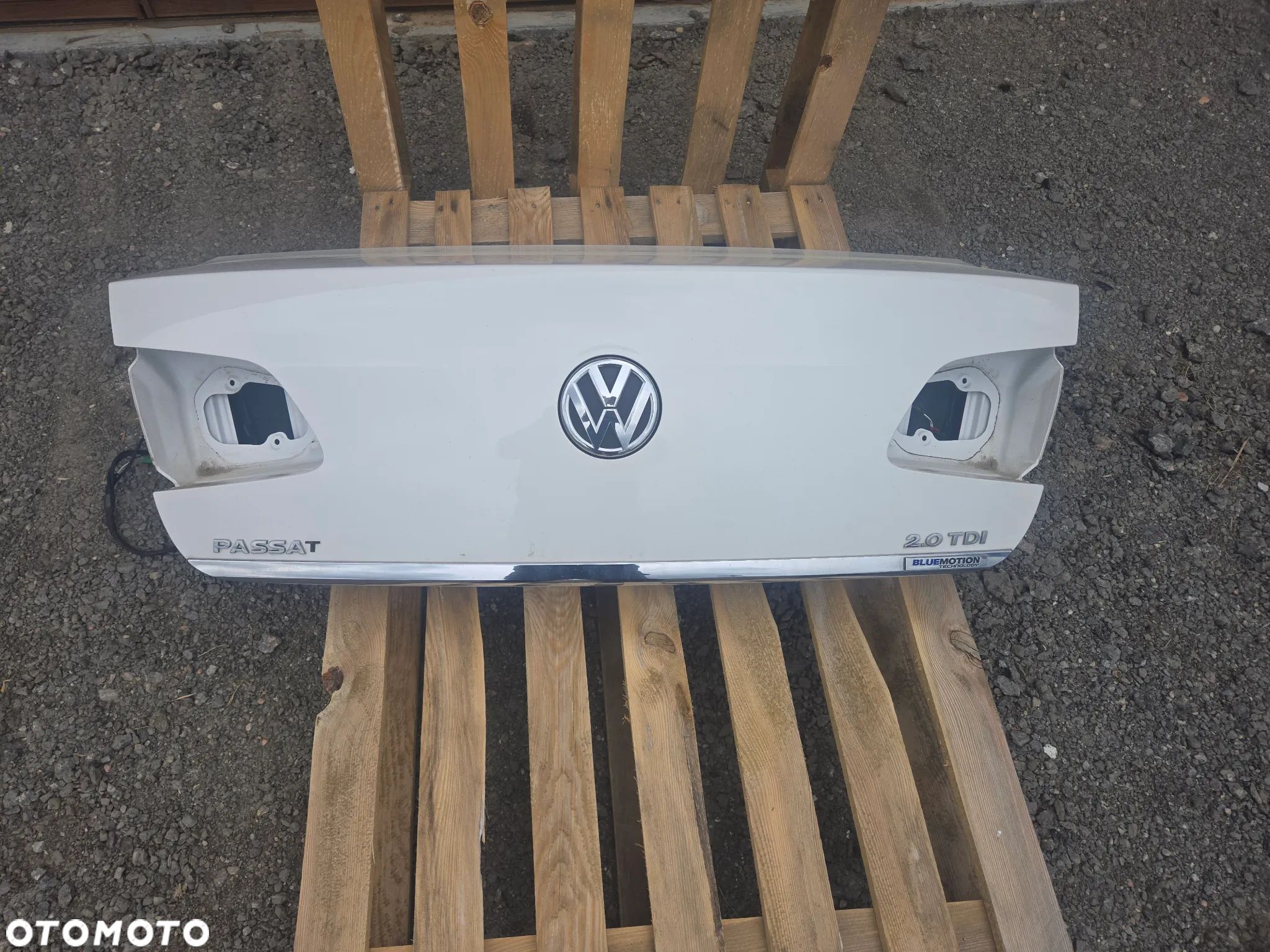 VW PASSAT B7 SEDAN KLAPA BAGAŻNIKA BEZ KOROZJI - 1