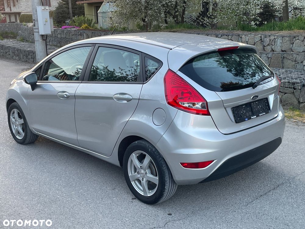 Ford Fiesta 1.25 Champions Edition - 9