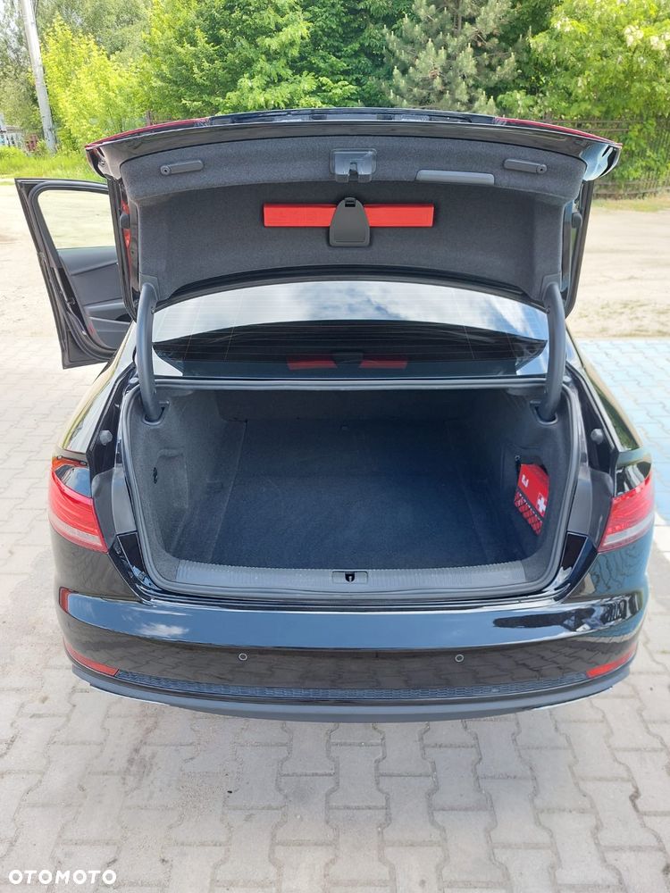 Audi A4 Avant 40 TFSI S tronic - 13