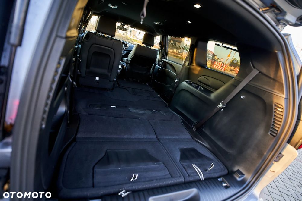 Chrysler Pacifica - 26