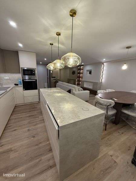 Apartamento T2 junto ao Braga Parque com 2 garagens - Grande imagem: 3/12