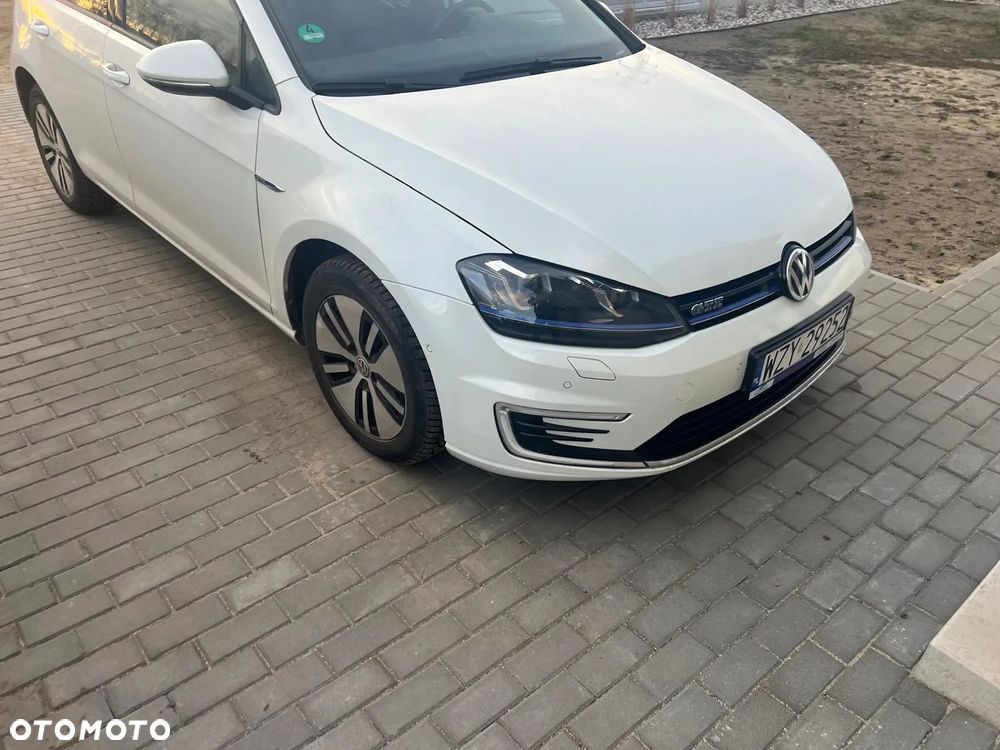 Volkswagen Golf - 8