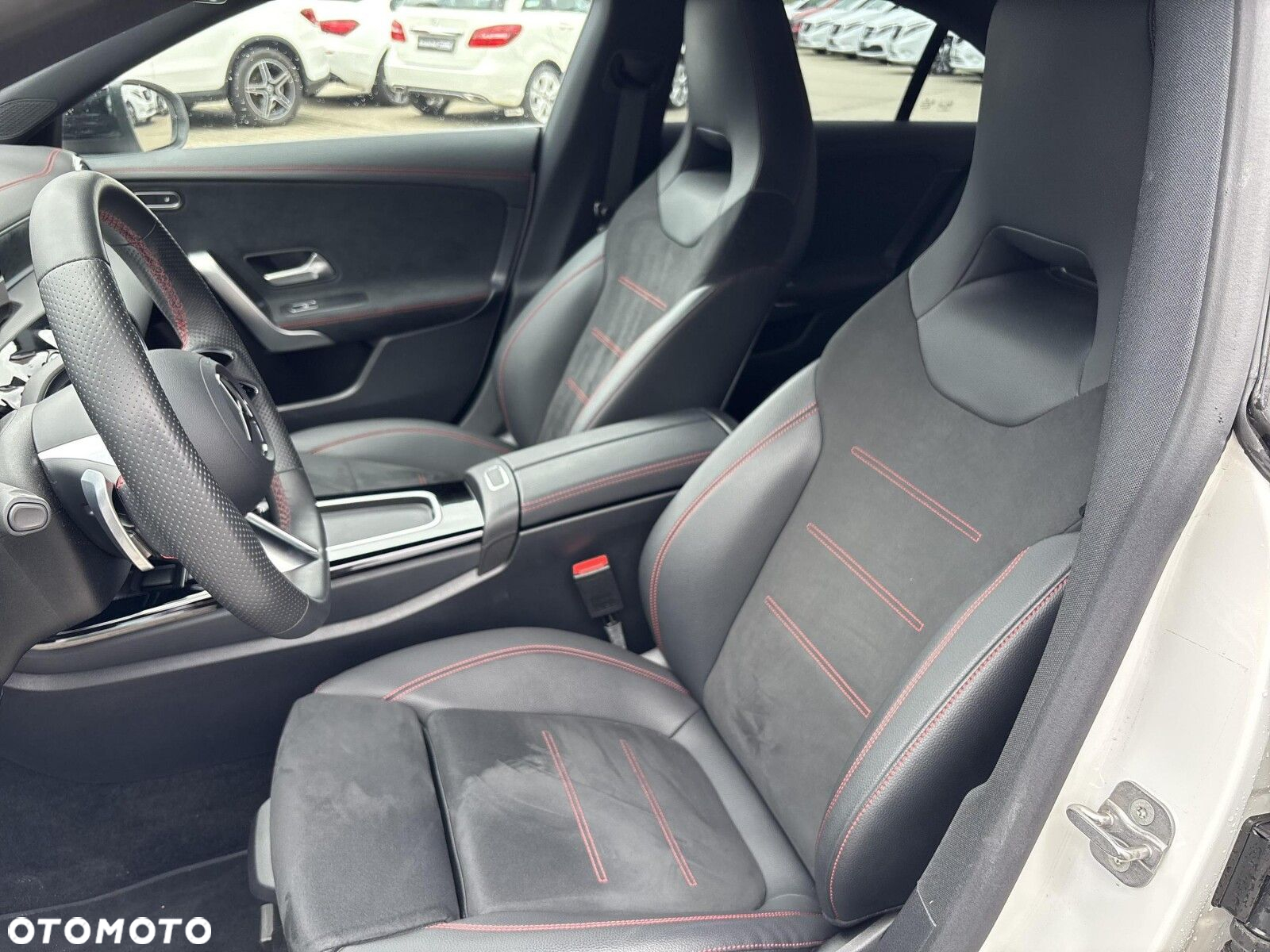 Mercedes-Benz CLA - 12
