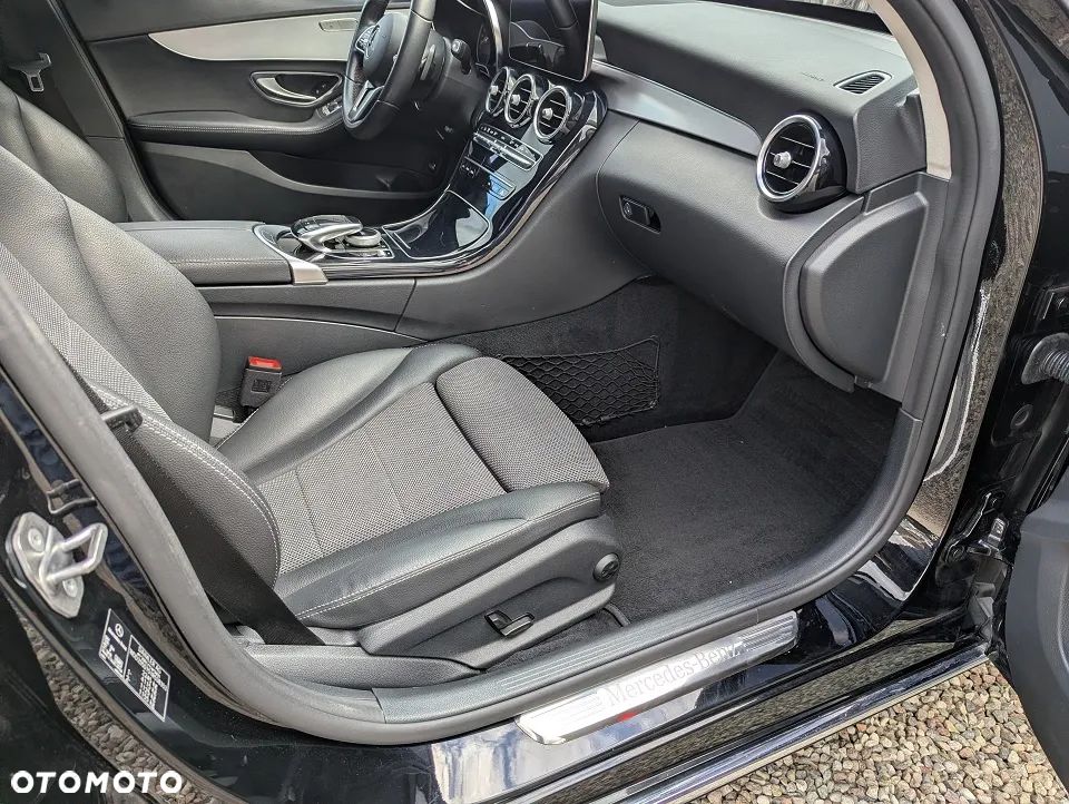 Mercedes-Benz Klasa C 220 d 4Matic 9G-TRONIC Avantgarde - 23