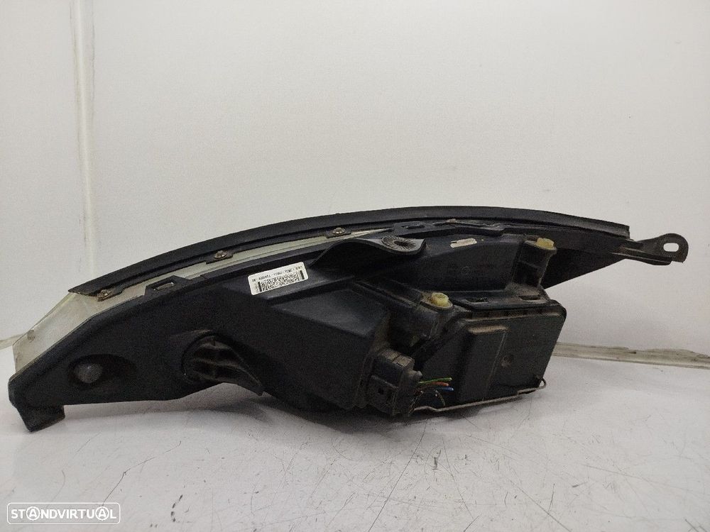 Farol/ Otica Dianteiro Dto Ford Focus I Carrinha (Dnw) - 2