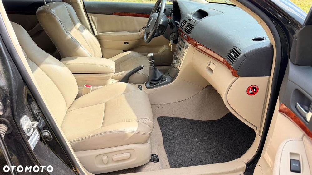 Toyota Avensis 2.2 D-4D Prestige - 11