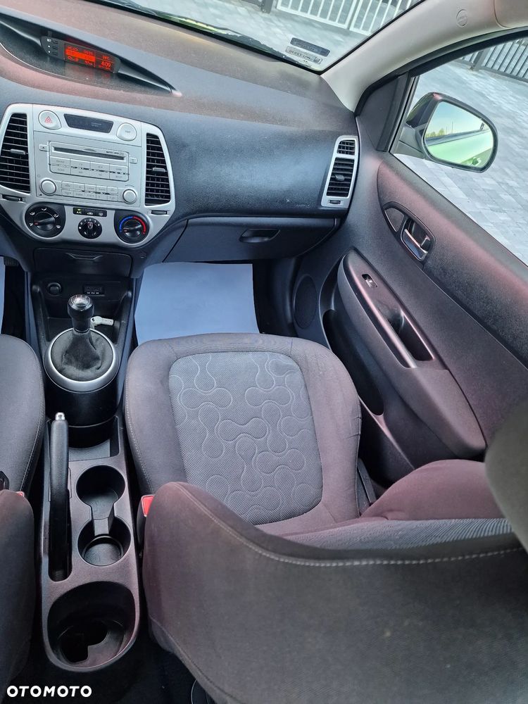 Hyundai i20 - 19