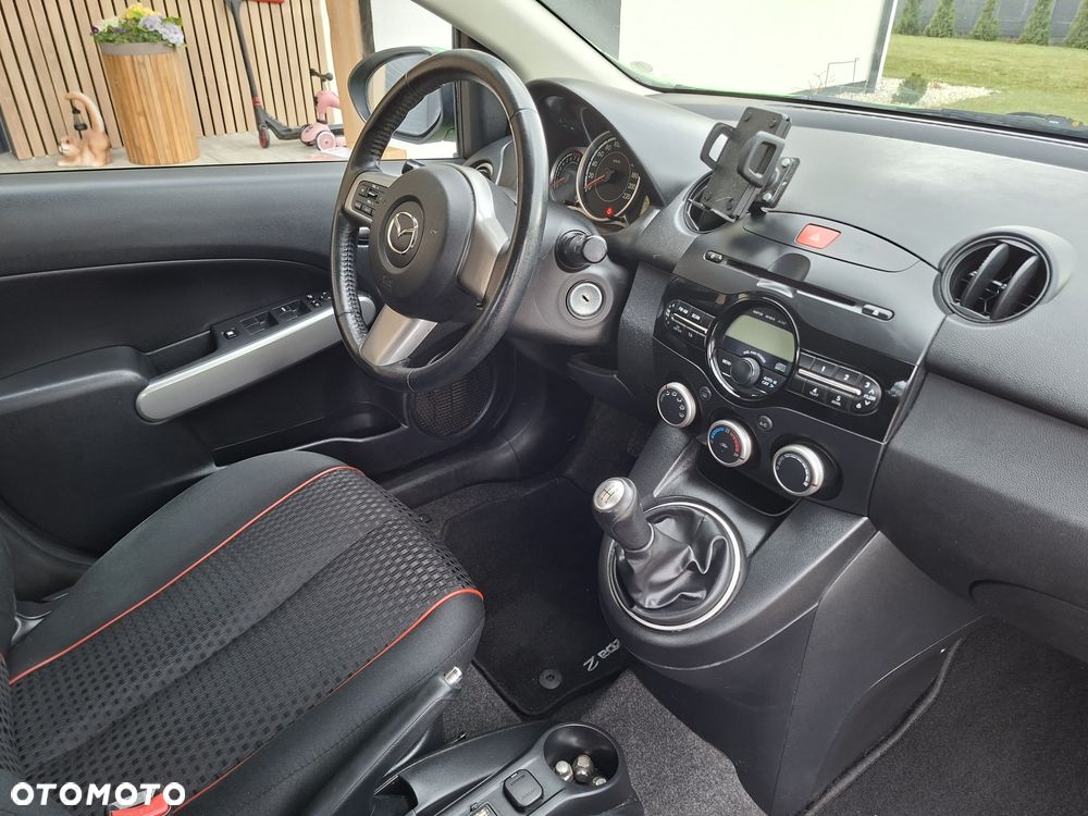 Mazda 2 - 7