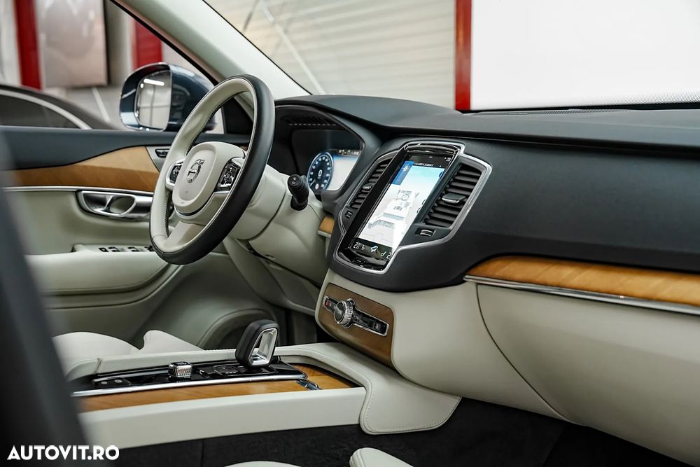 Volvo XC 90 B5 D AWD Geartronic Momentum Pro - 14